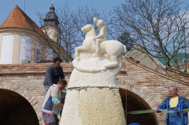 Slavnostní odhalení jezdecké sochy svatého Jiří v Klentnici - foto: Atelier Štěpán