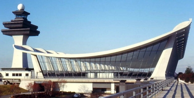 Před 100 lety se narodil architekt Eero Saarinen - Washington Dulles International Airport, Virginia, 1958-62