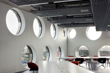 Ravensbourne College in London by FOA - foto: FOA