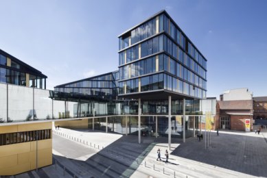 Insurance company headquarters in Aachen by kadawittfeldarchitektur - foto: Jens Kirchner, Düsseldorf