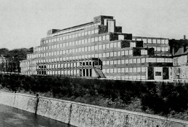 Královéhradecký architekt a urbanista Oldřich Liska - Oldřich Liska, soutěžní návrh na budovu Úrazové pojišťovny dělnické v Praze, 1924 - foto: archiv autora