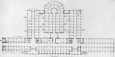 Královéhradecký architekt a urbanista Oldřich Liska - Oldřich Liska, soutěžní návrh na budovu Úrazové pojišťovny dělnické v Praze, 1924, půdorys přízemí - foto: archiv autora