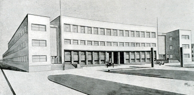 Královéhradecký architekt a urbanista Oldřich Liska - Oldřich Liska -  soutěžní návrh budovy Okresních a finančních úřadů v Hradci Králové,1931 - foto: archiv autora