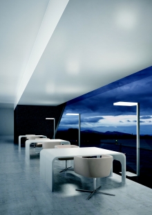 ZUMTOBEL získal dvě ocenění iF produkt design award 2011 - Stojací lampa OPURA - foto: Zumtobel Lighting