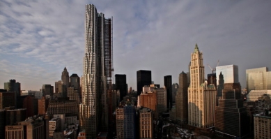 Mrakodrap '8 Spruce Street' v New Yorku od Franka Gehryho