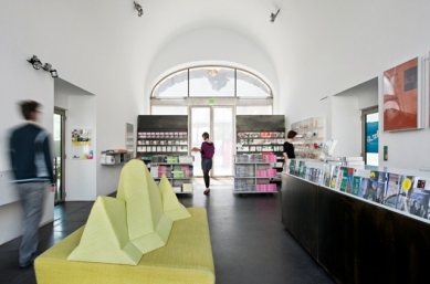 Vídeň: Architekturzentrum Wien - Az W Shop - foto: Hertha Hurnaus
